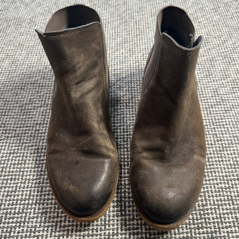 Franco Sarto Womens Dark Brown Distressed Leather Chelsea Ankle Boots Size 6.5